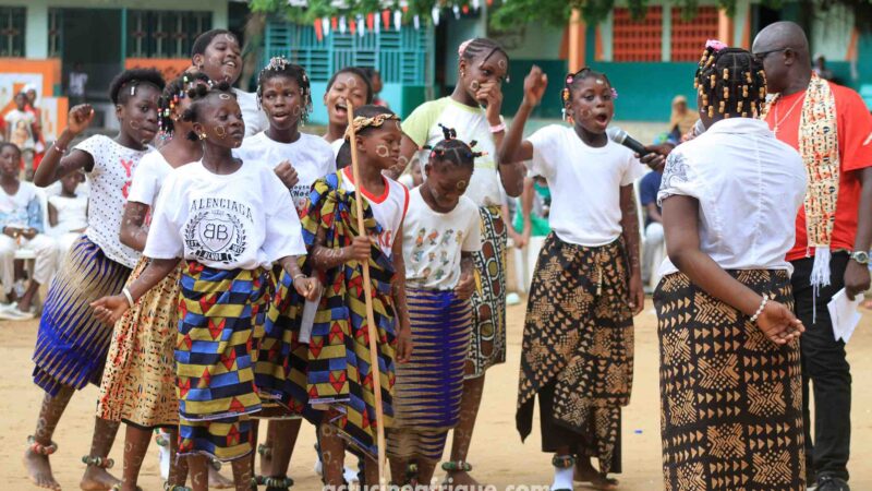 Festival / Abidjan : 4è édition du festival Noël aux couleurs artistiques et sociales, le REPAACCI inculque des valeurs de leadership aux enfants.