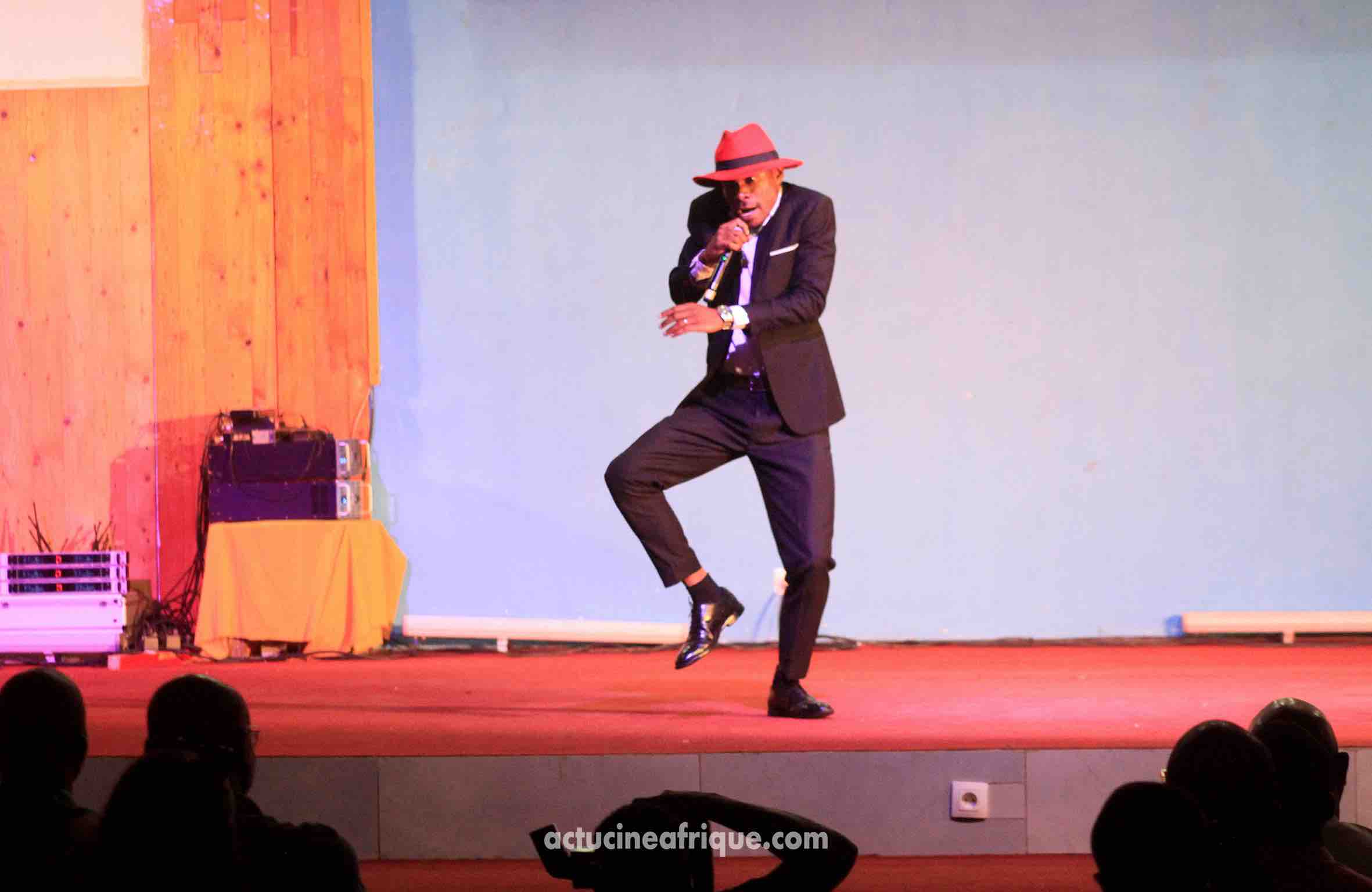 Humour / Tozolo enflamme de rires, l&rsquo;espace IYF avec son spectacle « la ripologie »